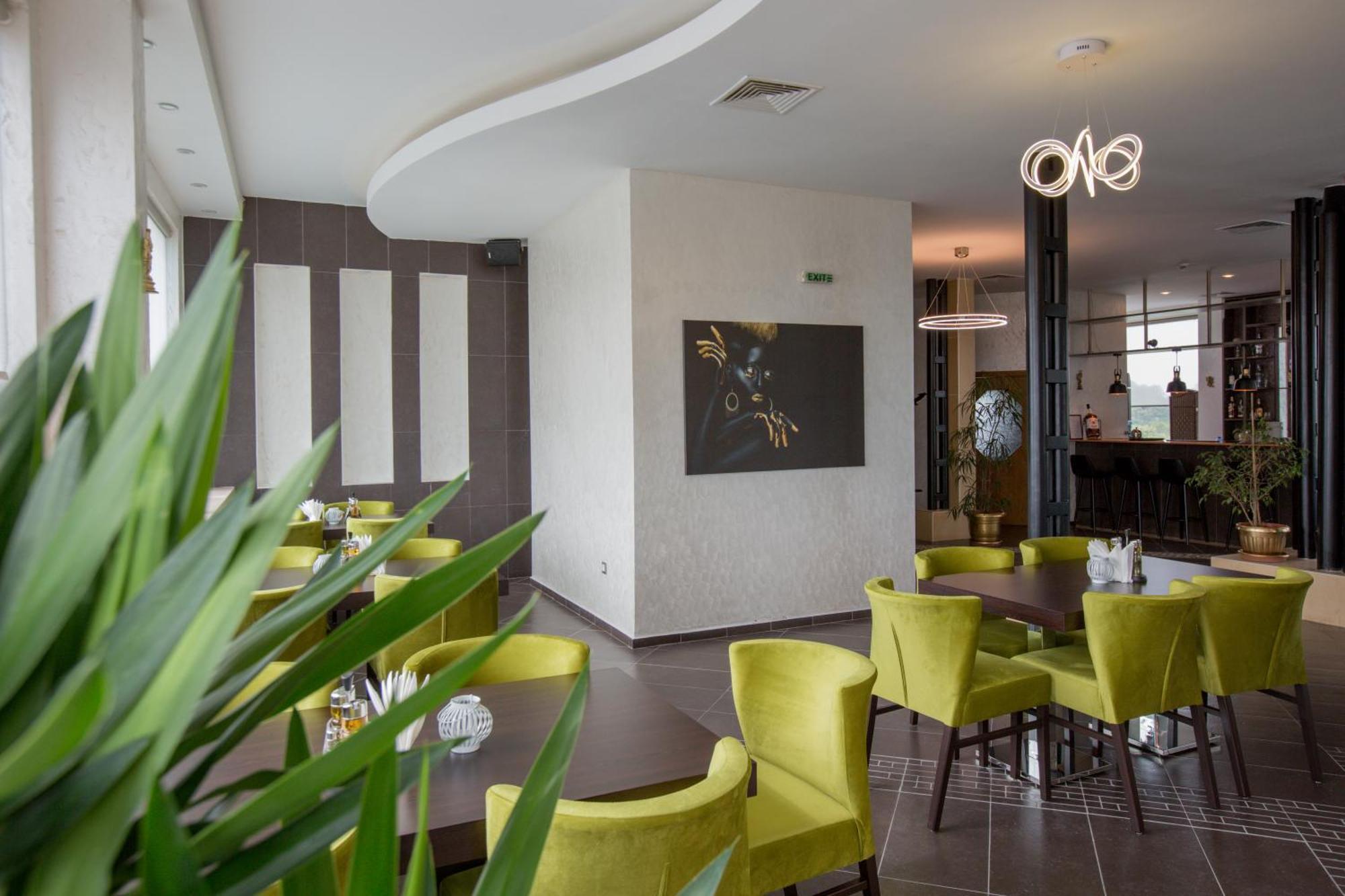 Terra Europe Brontes Hotel Targóvishte Exterior foto