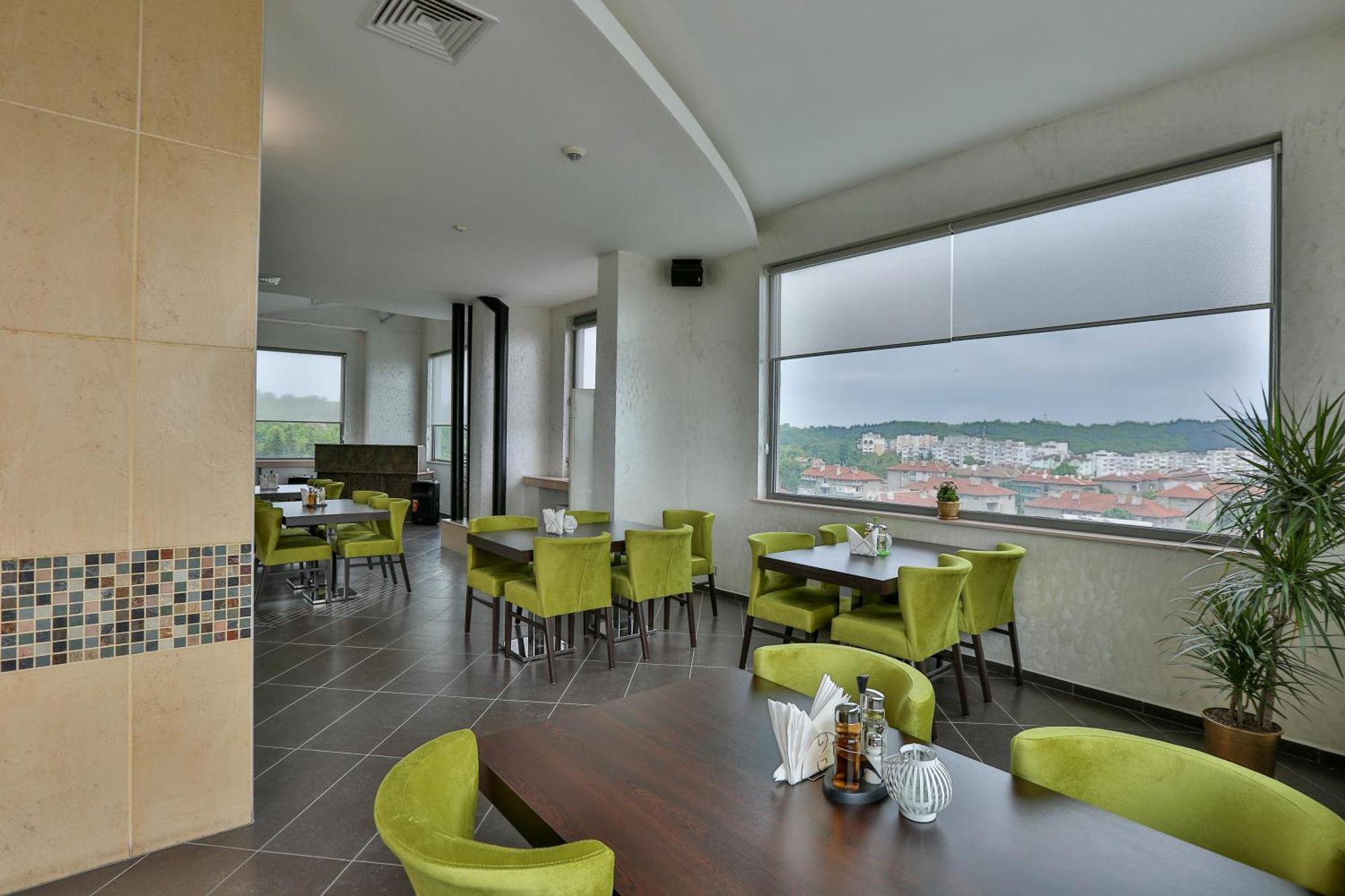 Terra Europe Brontes Hotel Targóvishte Exterior foto
